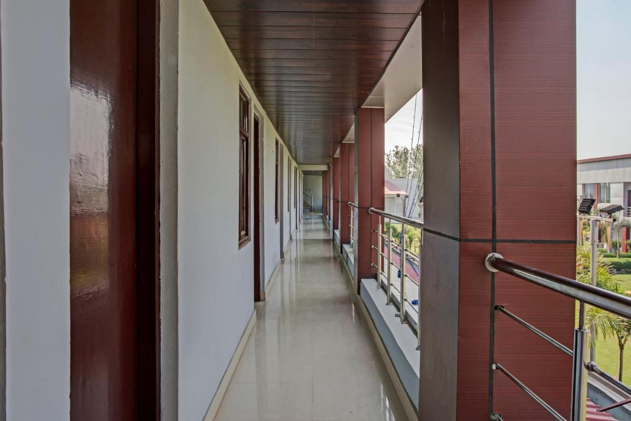 Hotel Oyo 62241 Swastik Garden à Dhāmpur Extérieur photo